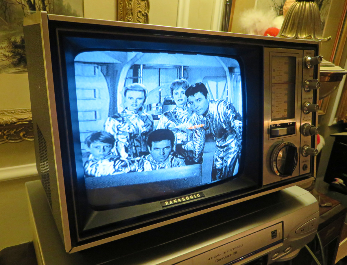 Will, Judy, Major West, Maureen and John all looking Great on the Panasonic Television, Solid State Model TR-339RN. Lost in Space, The Derelict, Episode aired Sep 22, 1965.
