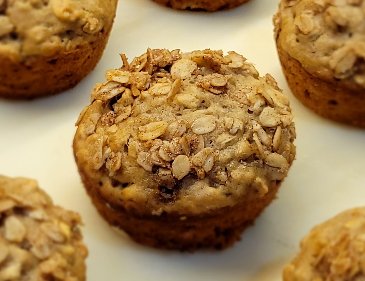 Healthy Oatmeal Applesauce Muffins