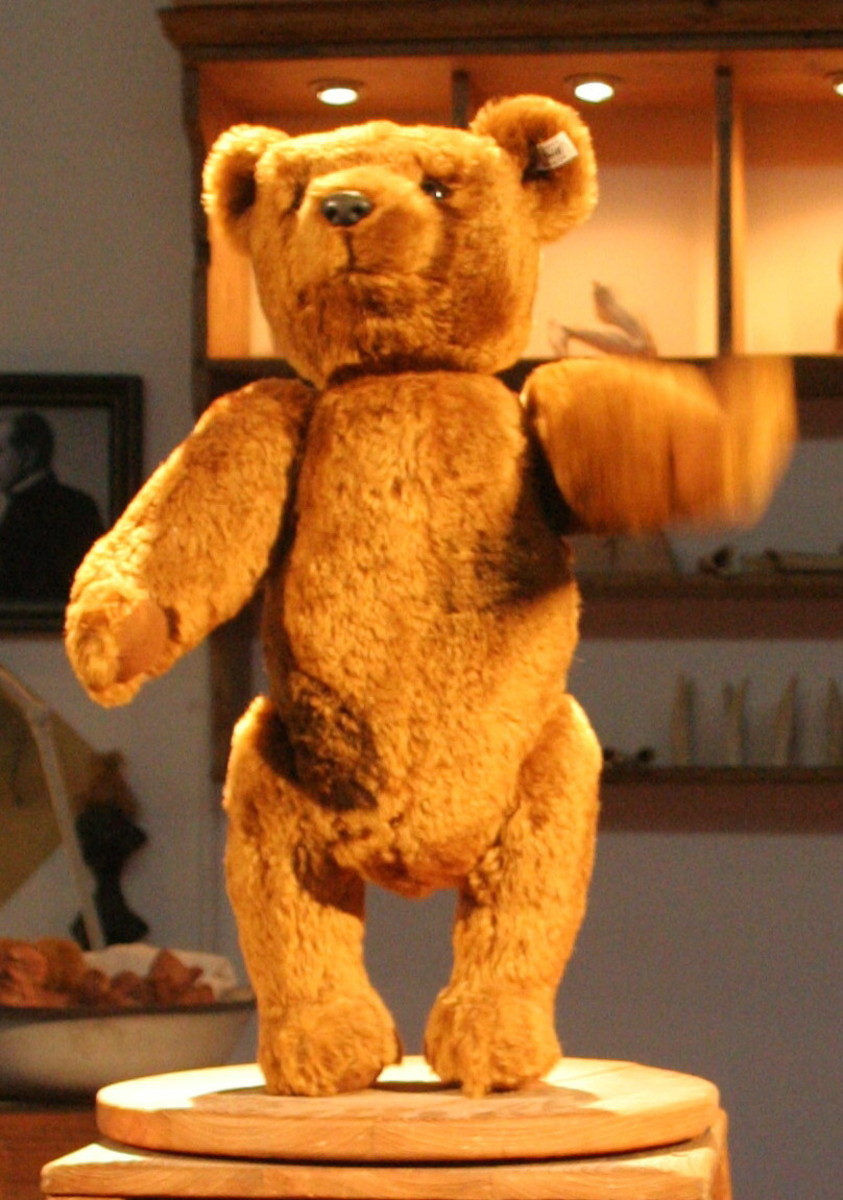 This is a replica of the original Steiff bear made in 1903, now displayed in the Steiff Museum.