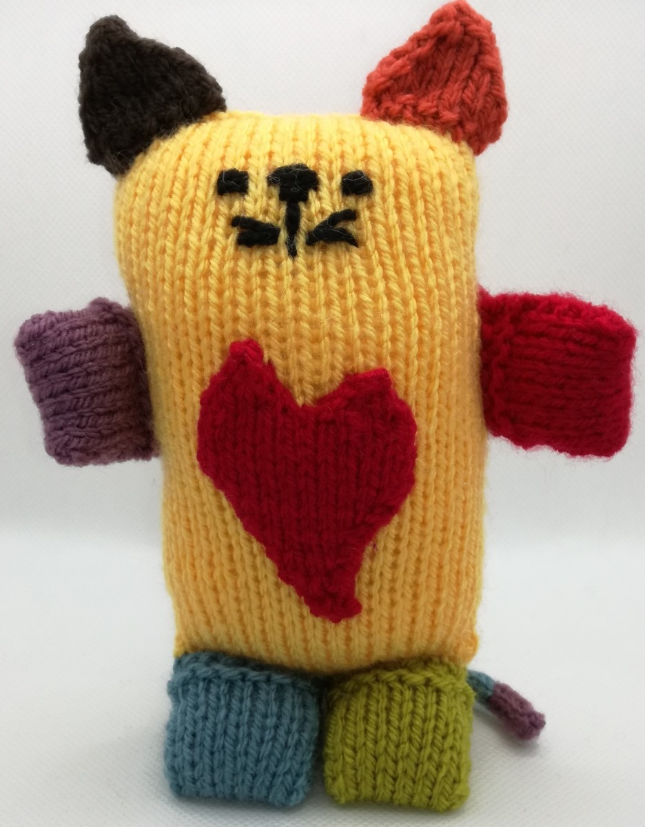 Knit A Rainbow Cat Doll With Pattern