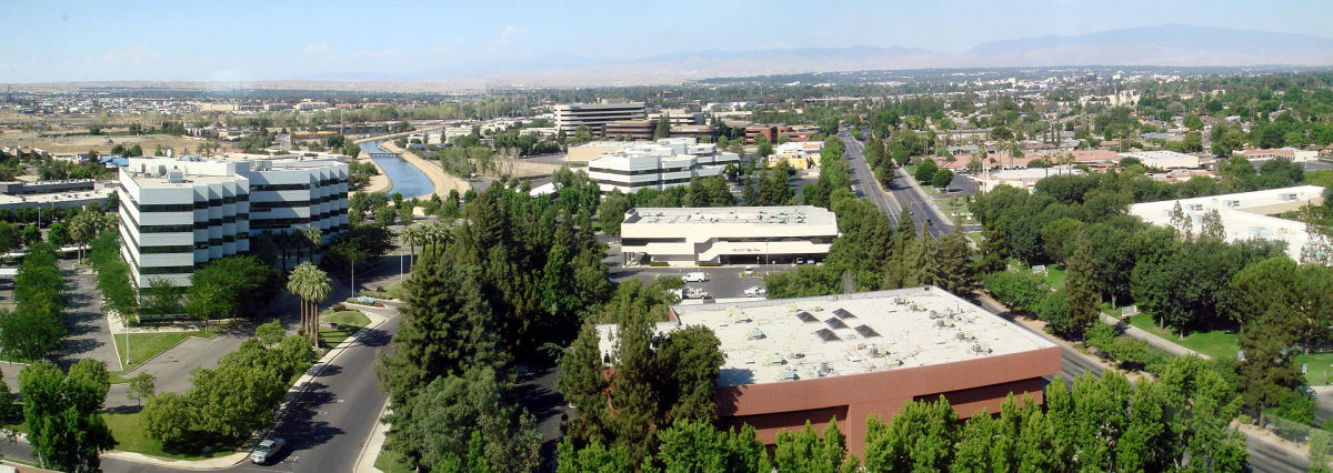 with a population of about 400,000, Bakersfield is California's 9th largest city