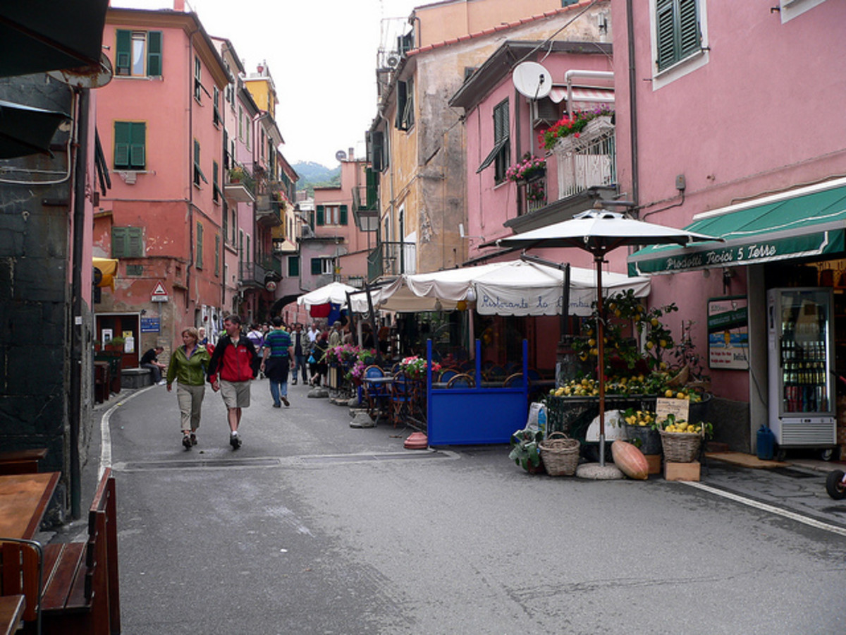a-rough-guide-to-the-cinque-terre-in-italy-things-to-do-in-monterosso