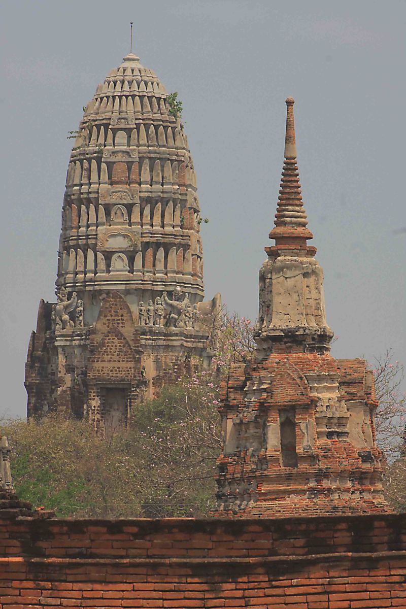 The domed prang of Wat Ratchaburana, together with a Sukhothai-style chedi