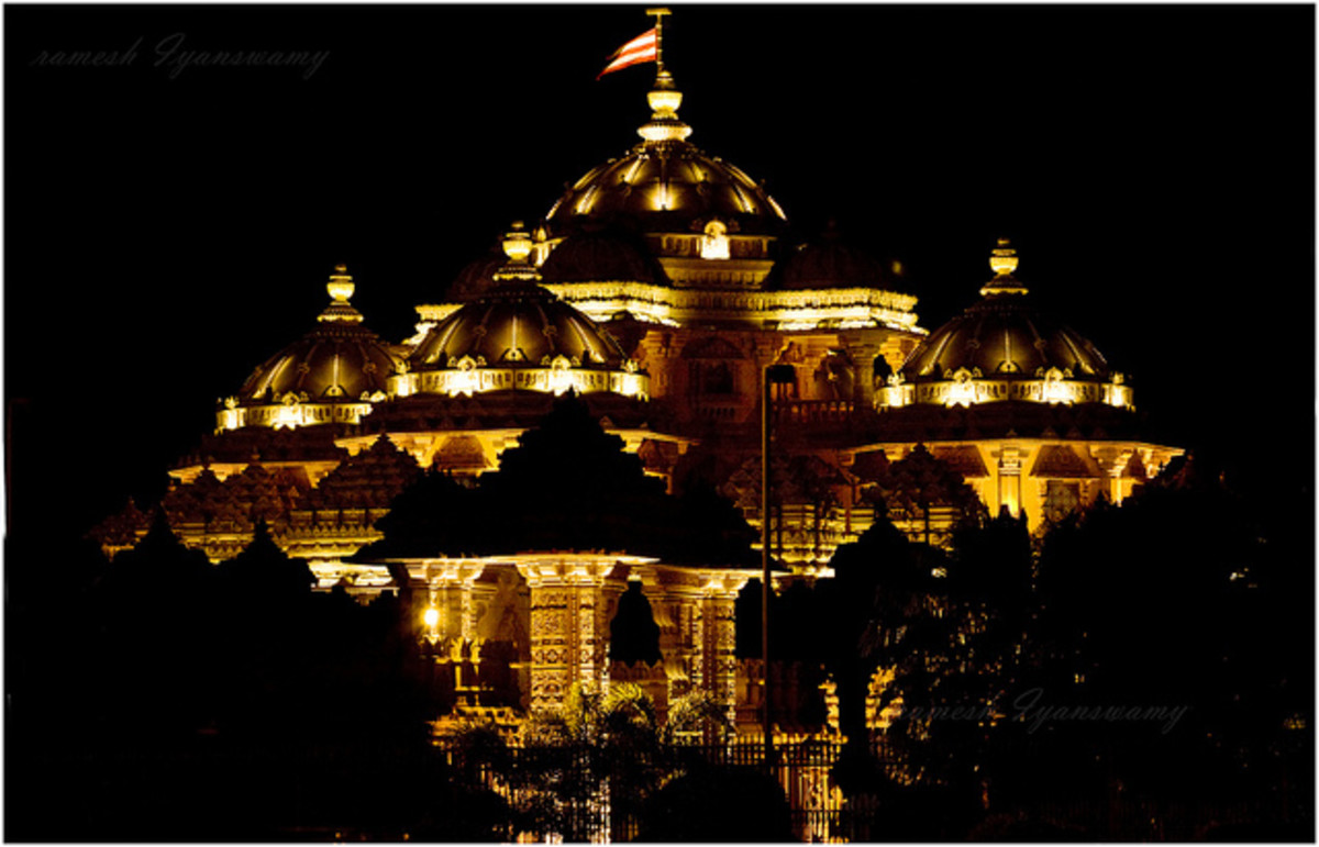 Night View of Akshradham