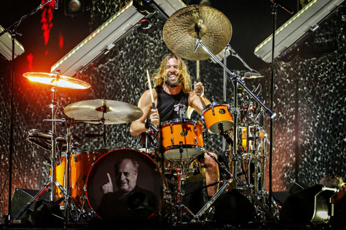 how-hard-is-to-say-goodbye-to-the-drummer-legend-taylor-hawkins