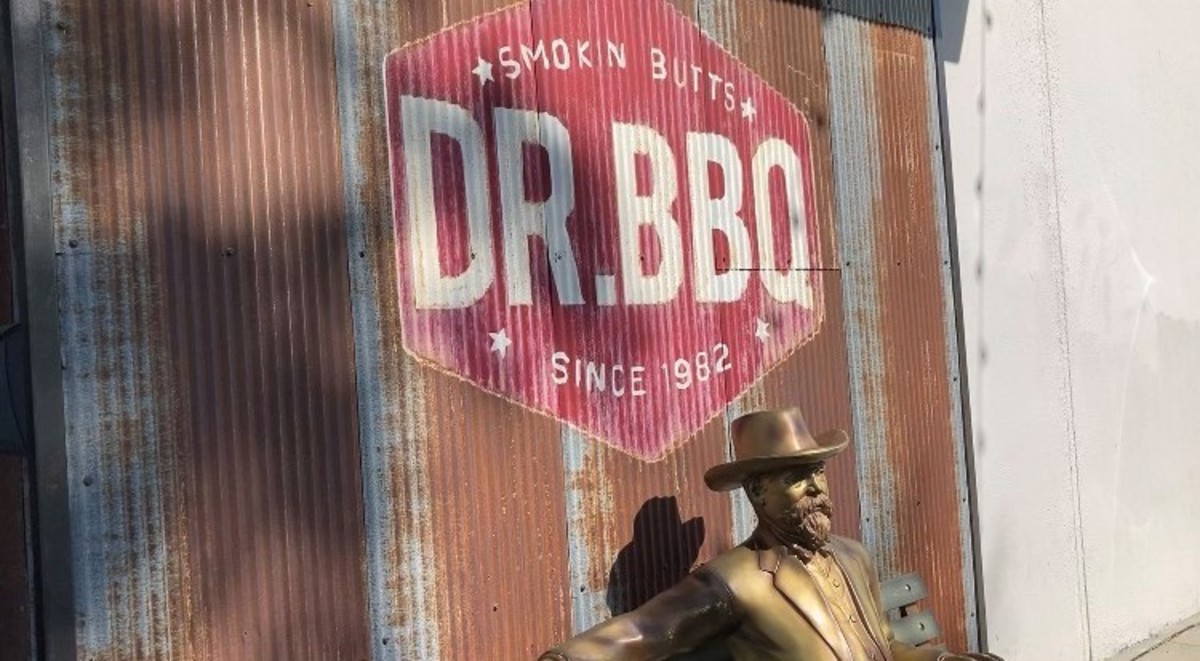 Dr. BBQ is located in St. Petersburg, Florida