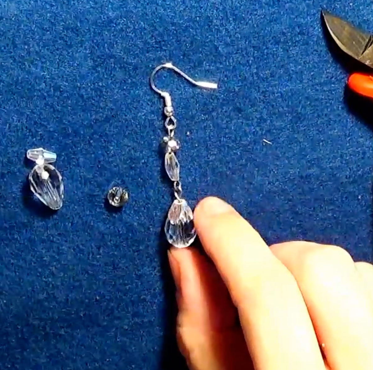 learn-how-to-make-a-pair-of-handmade-crystal-wedding-earrings