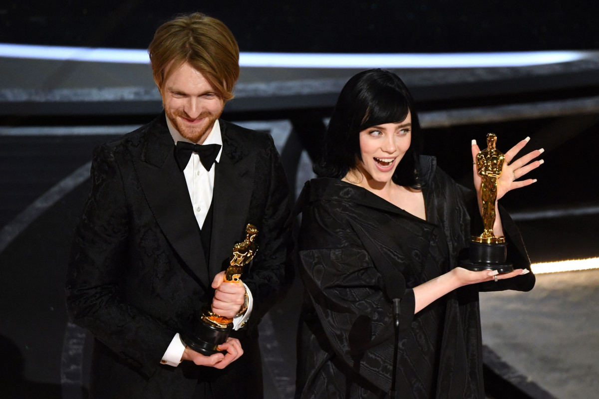 Billie Eilish Wins Best Original Song at Oscars 2022