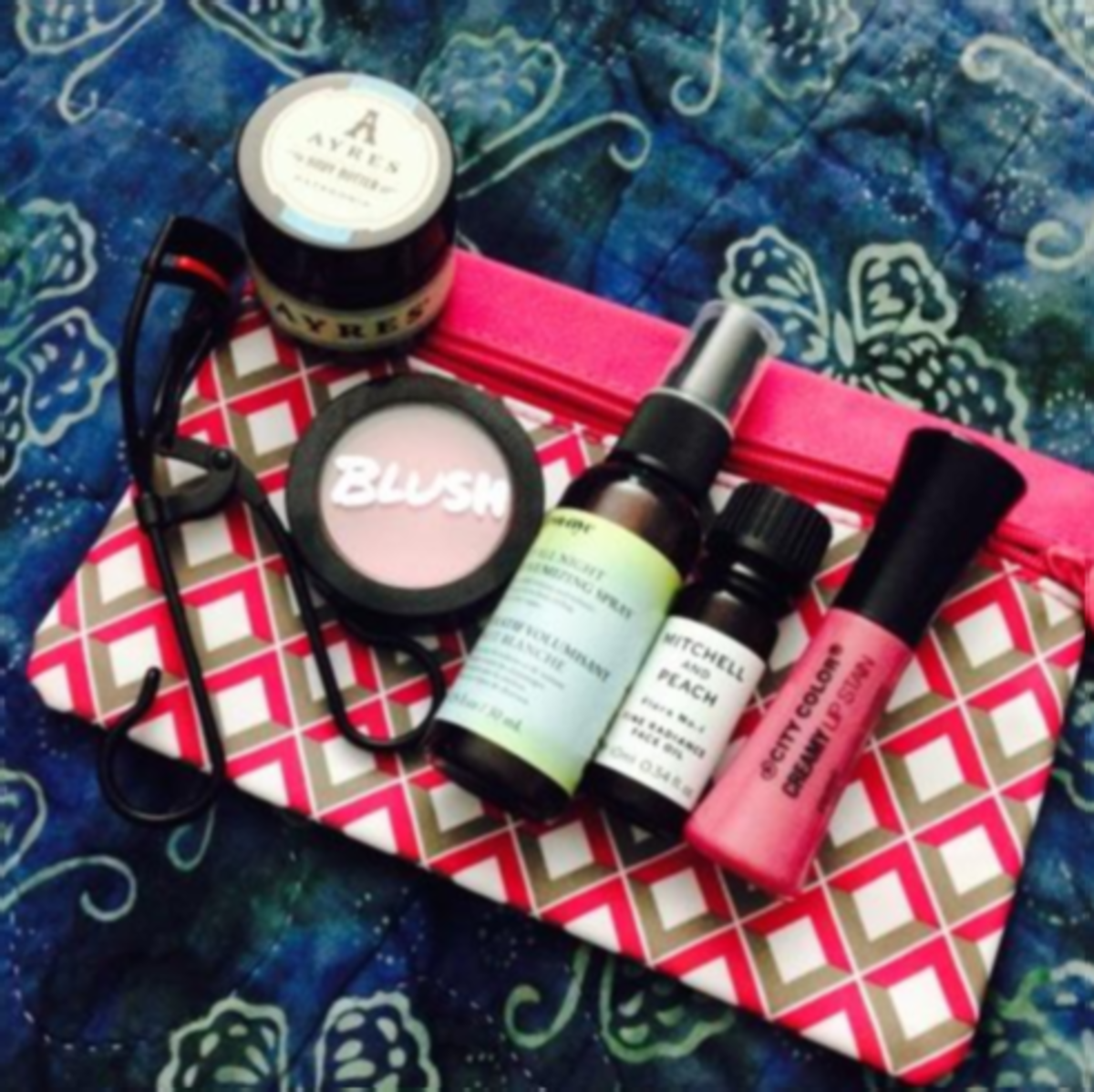 You get five sample-sized items in a Ipsy glam bag.