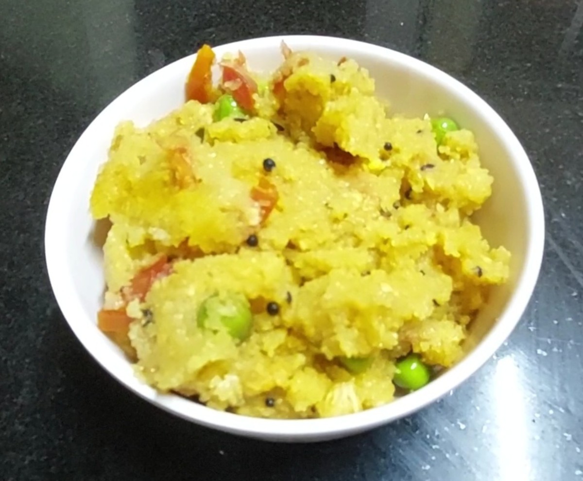 Tasty and flavorful upma is ready to serve. Serve hot plain or with chutney.