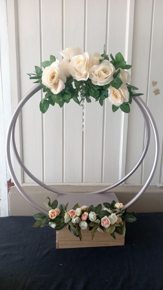 20+ Stunning DIY Floral Hoop Wedding Centerpieces that every Bride will