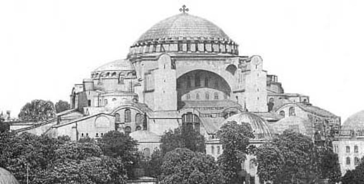 HAGIA SOPHIA CHURCH BUILT IN 535 OVER SITE OF 2 PREVIOUS CHRISTIAN CHURCHES IN CONSTANTINOPLE