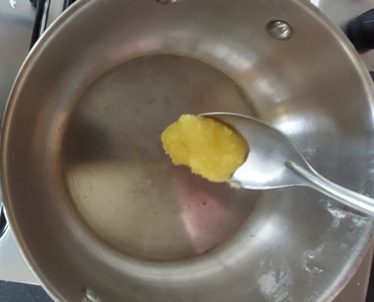 In the same pan, heat 1/2 tablespoon ghee or oil.