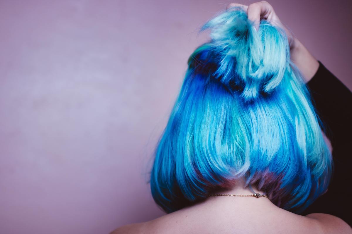 Hair DIY: Five Ideas for Blue Hair and How to Do Them at Home