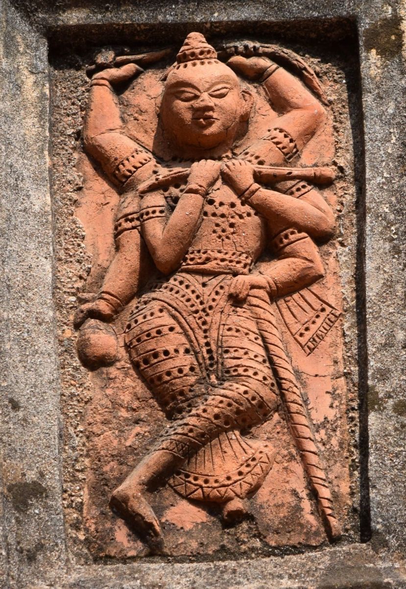 Shadbhuja Gauranga in terracotta; Jaipur, Bankura