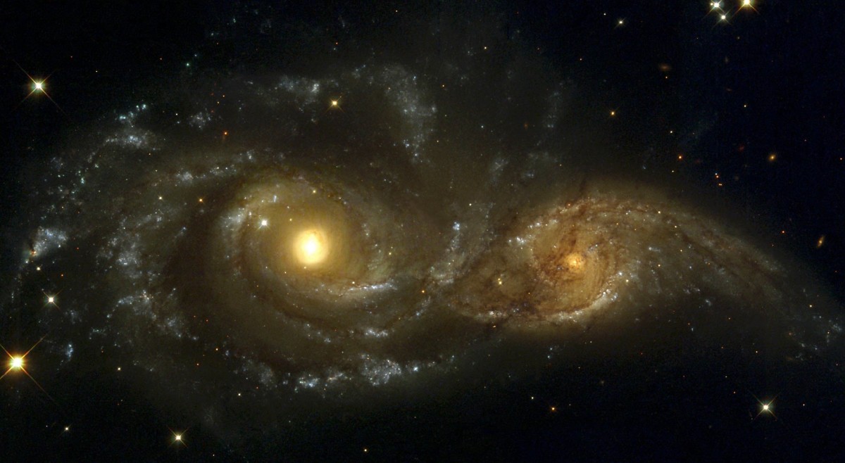 The colliding galaxies, NGC 2207 and IC 2163.