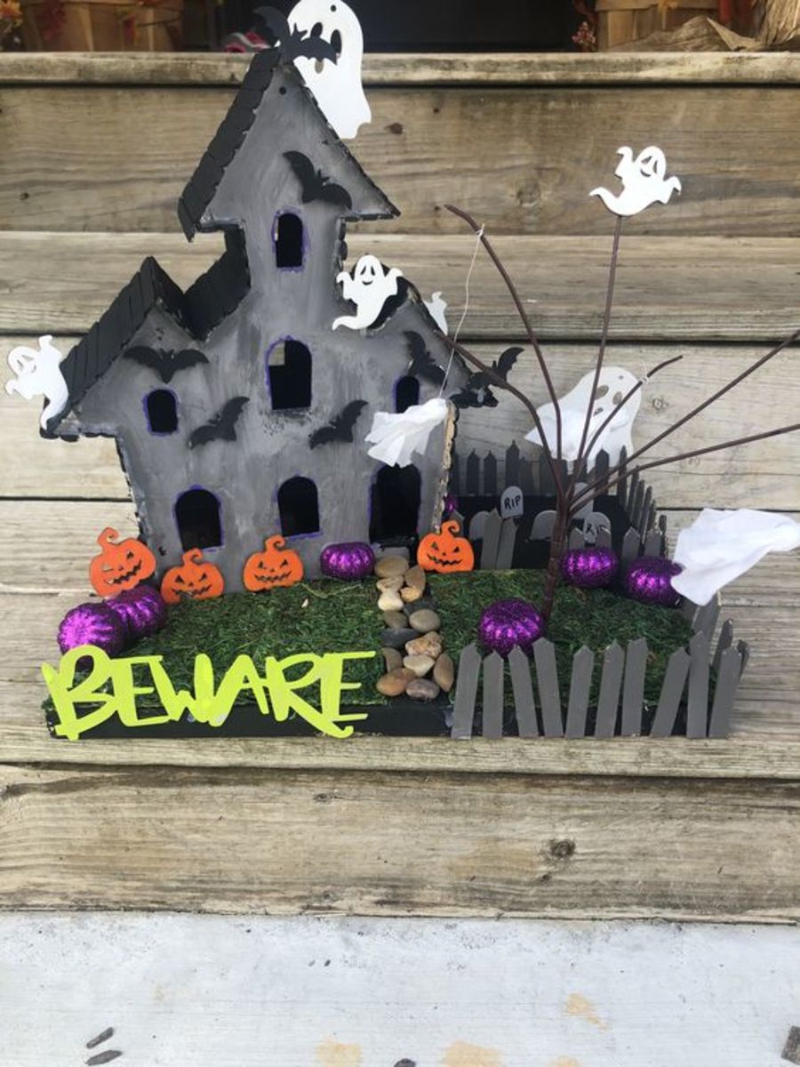 "Beware" Haunted House Sign