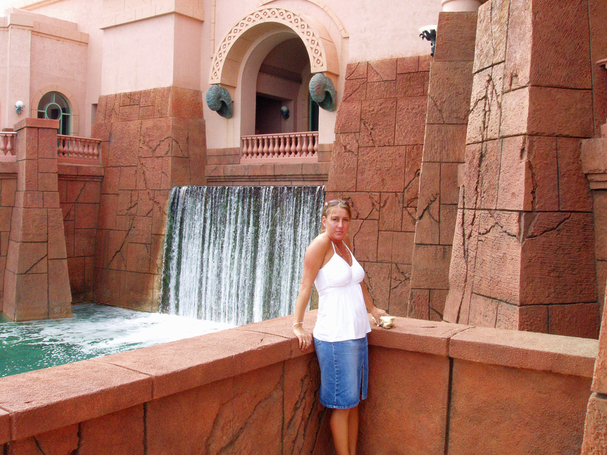 Another waterfall outside Atlantis. 