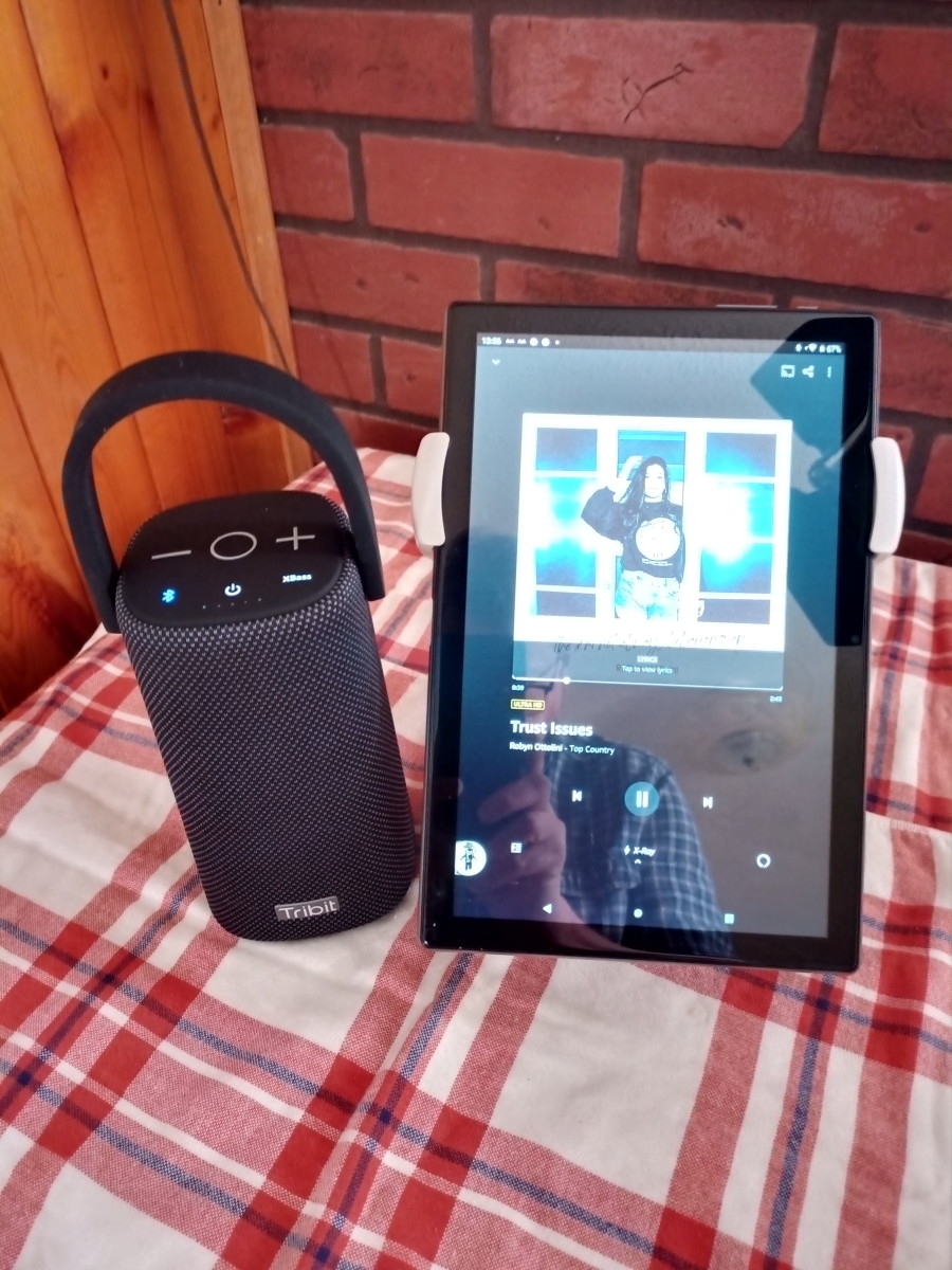 The speaker connected quickly and provided excellent sound when used with my tablet and phone