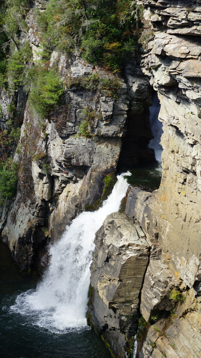 View of the Linville Falls from the Plunge Basin overlook