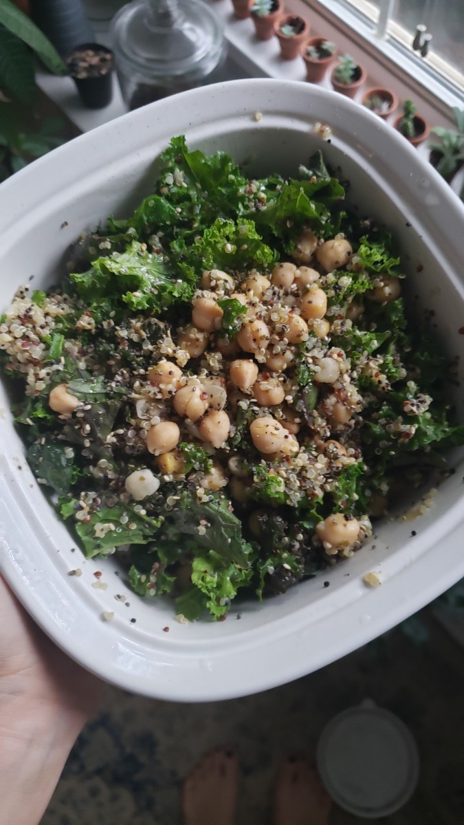 Seriously, look how delicious this quinoa kale salad looks!