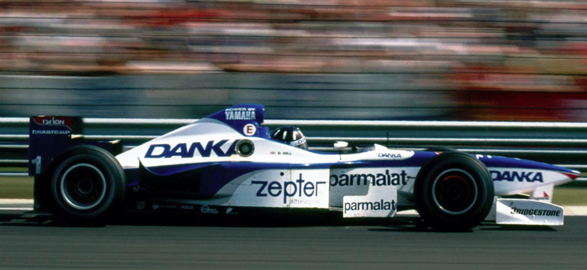 Hill leading the Hungarian GP in 1997.