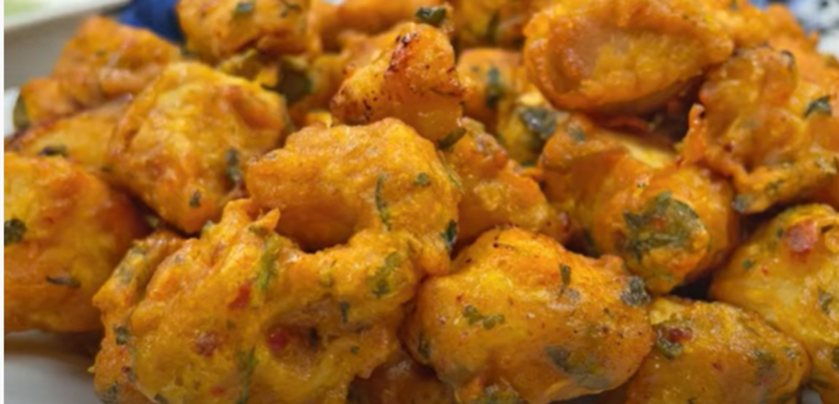 Spicy and crunchy chicken pakora