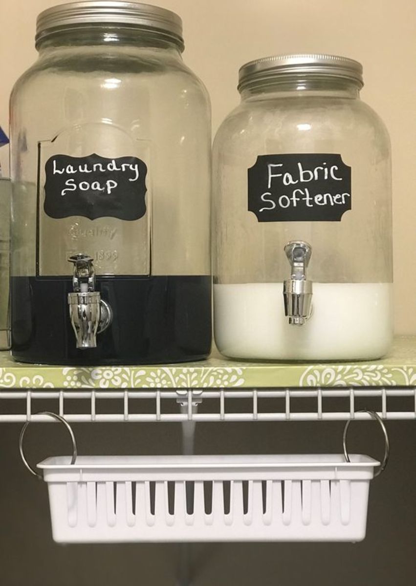 DIY drip catcher for laundry detergent using Dollar Tree items