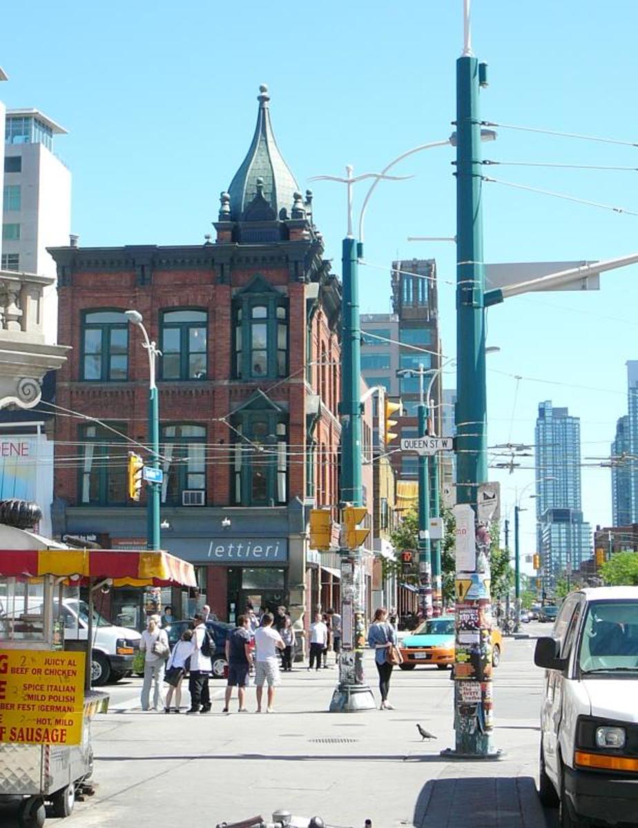 Visiting 441-443 Queen Street West, Toronto, Ontario: Italianate