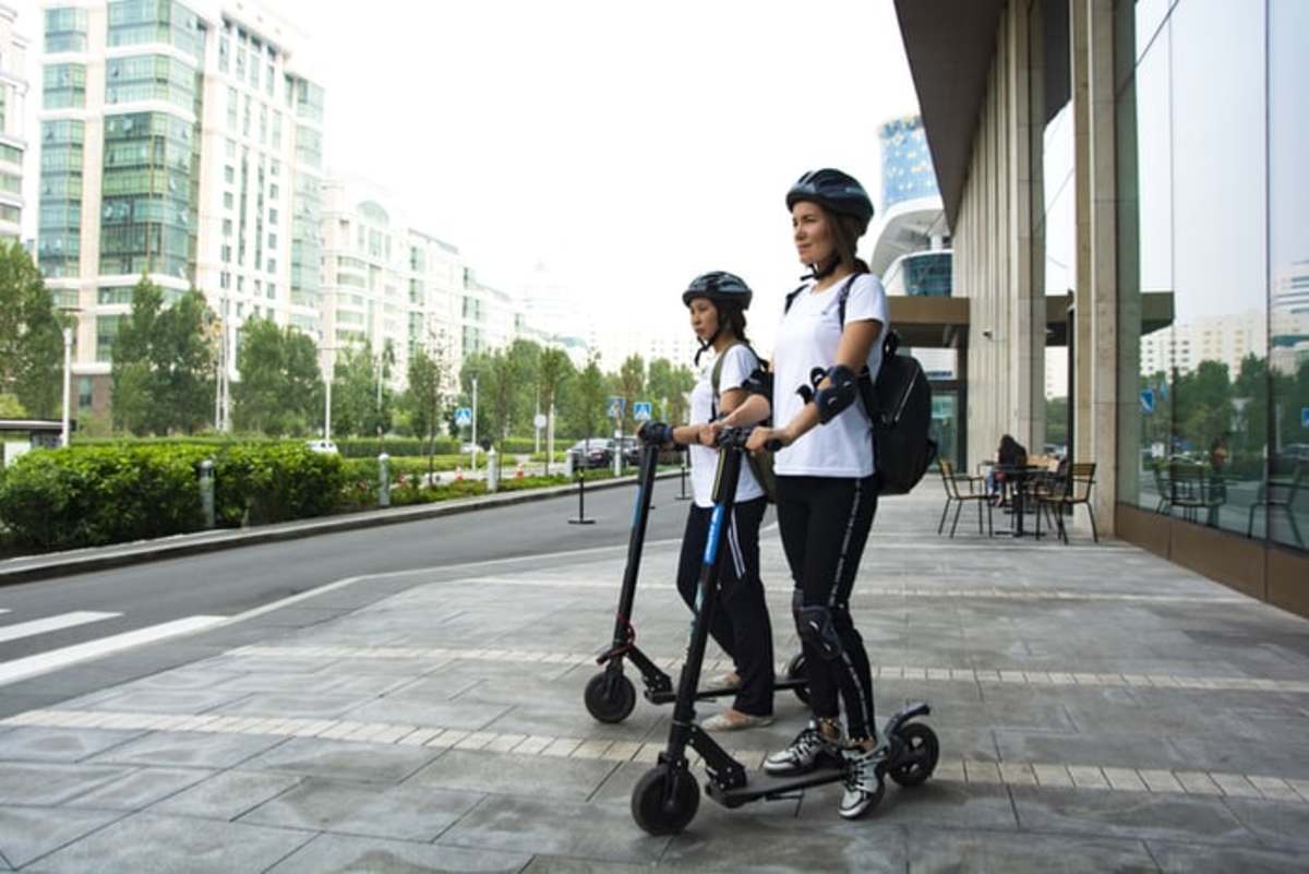 must-have-accessories-for-electric-scooters