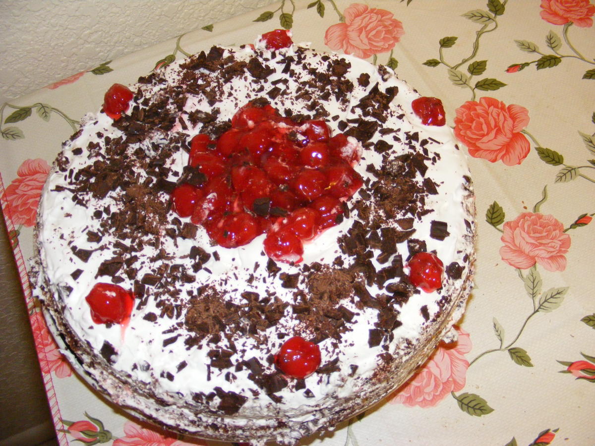 Easy Black Forest Cake Recipe (Only 4 Ingredients!)