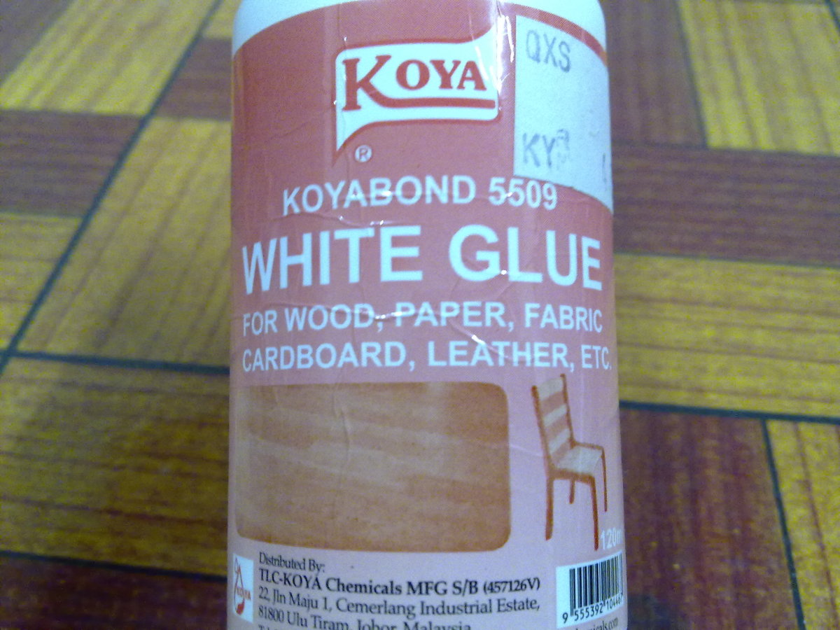 white glue suitable to paste fabric firmly