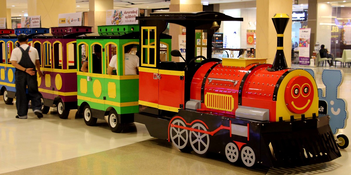 If you go shopping at Central Plaza, mind you don't get run over by the train! Strictly for the kids, this train trundles round one of the upper floors of the mall giving parents much needed respite from crying toddlers.