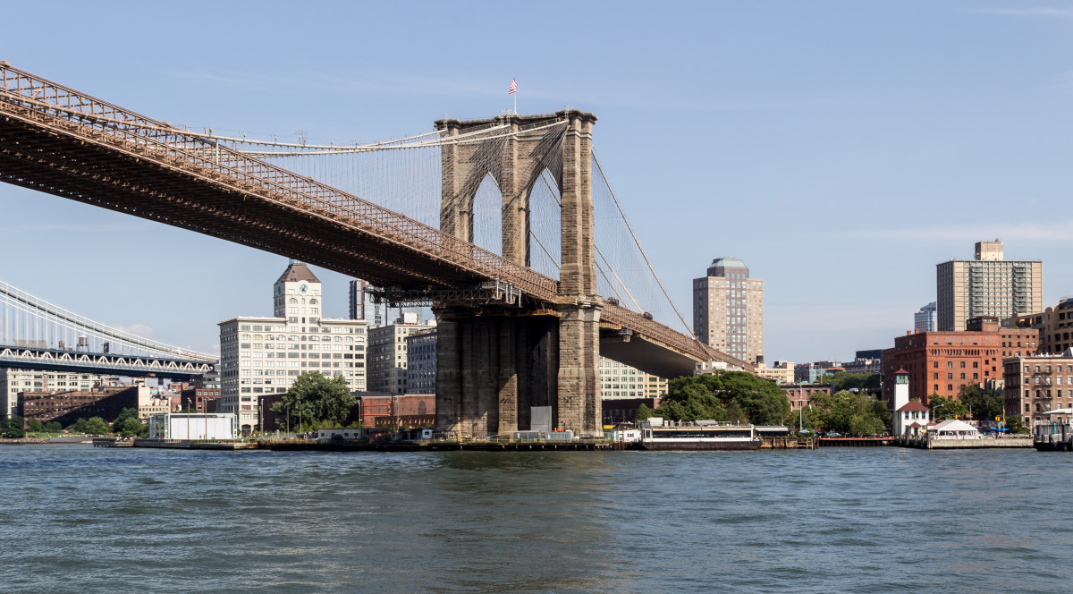 Cross the Brooklyn Bridge to experience everything this part of NYC offers!