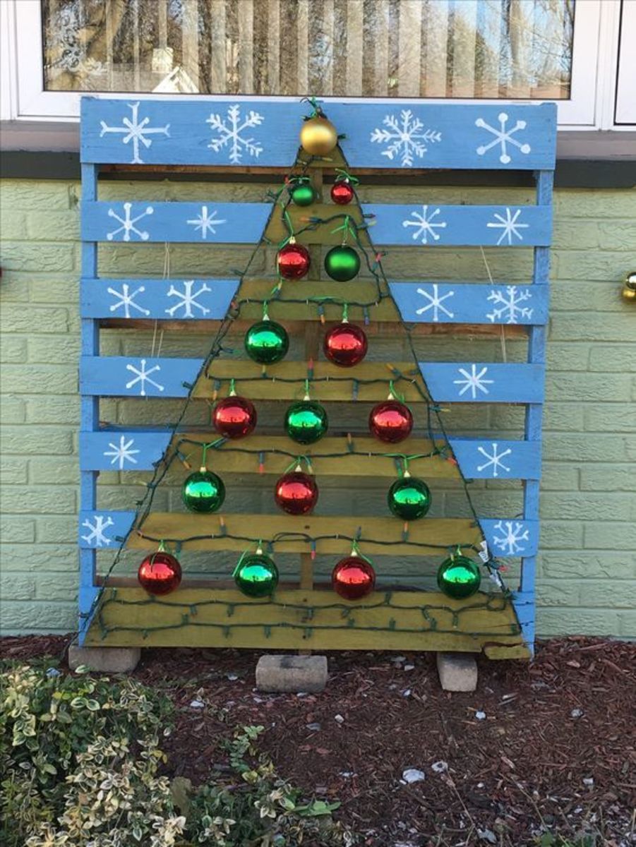 easy-diy-dollar-store-outdoor-christmas-decorations