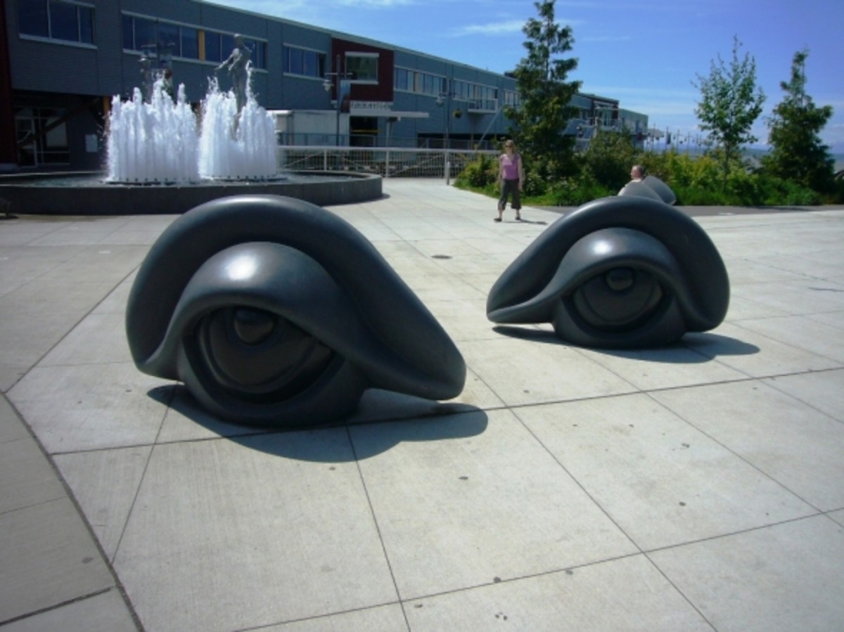 Eye Benches at the Seattle Sculpture Park