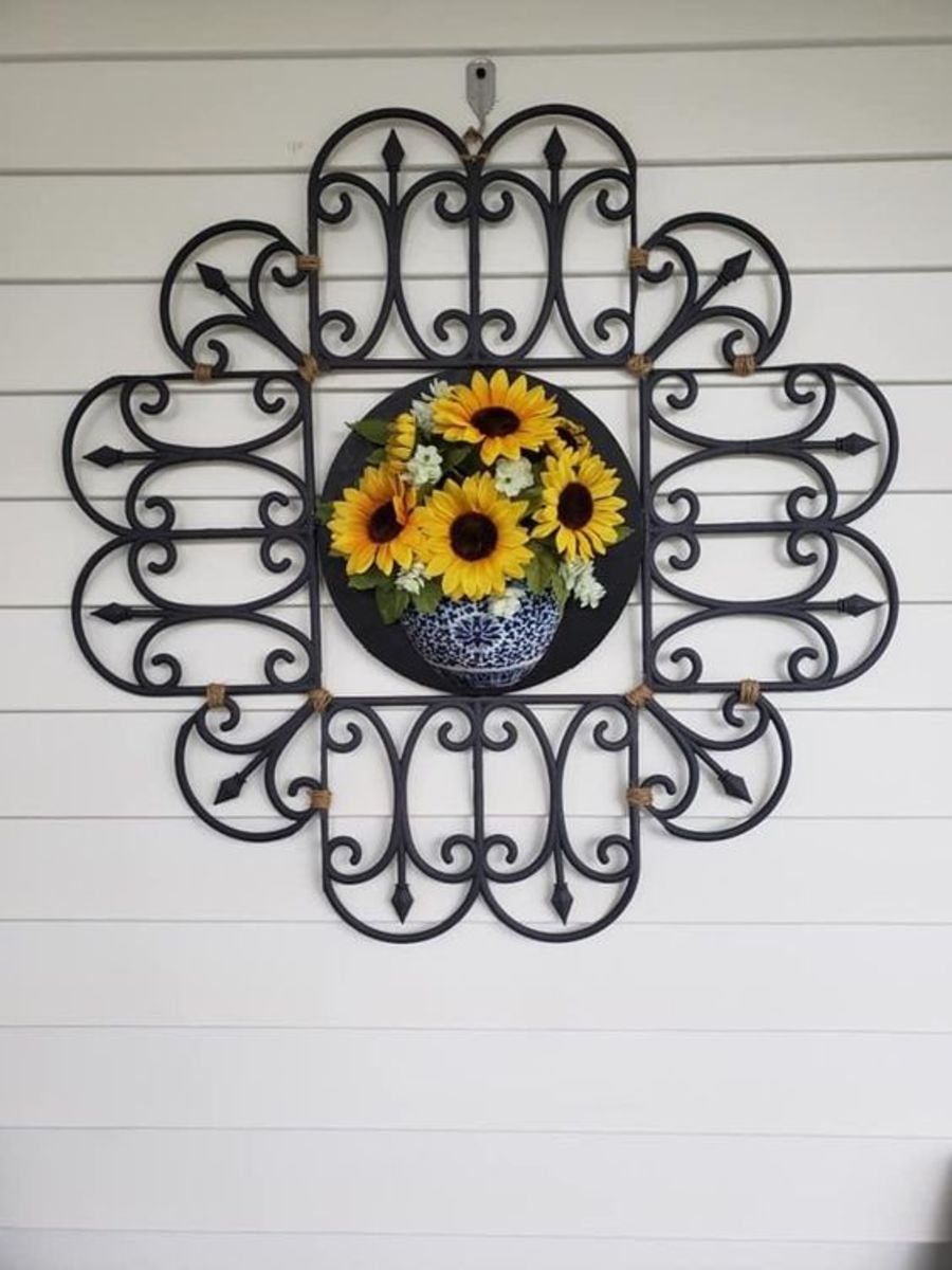 Sunflower wall décor centerpiece