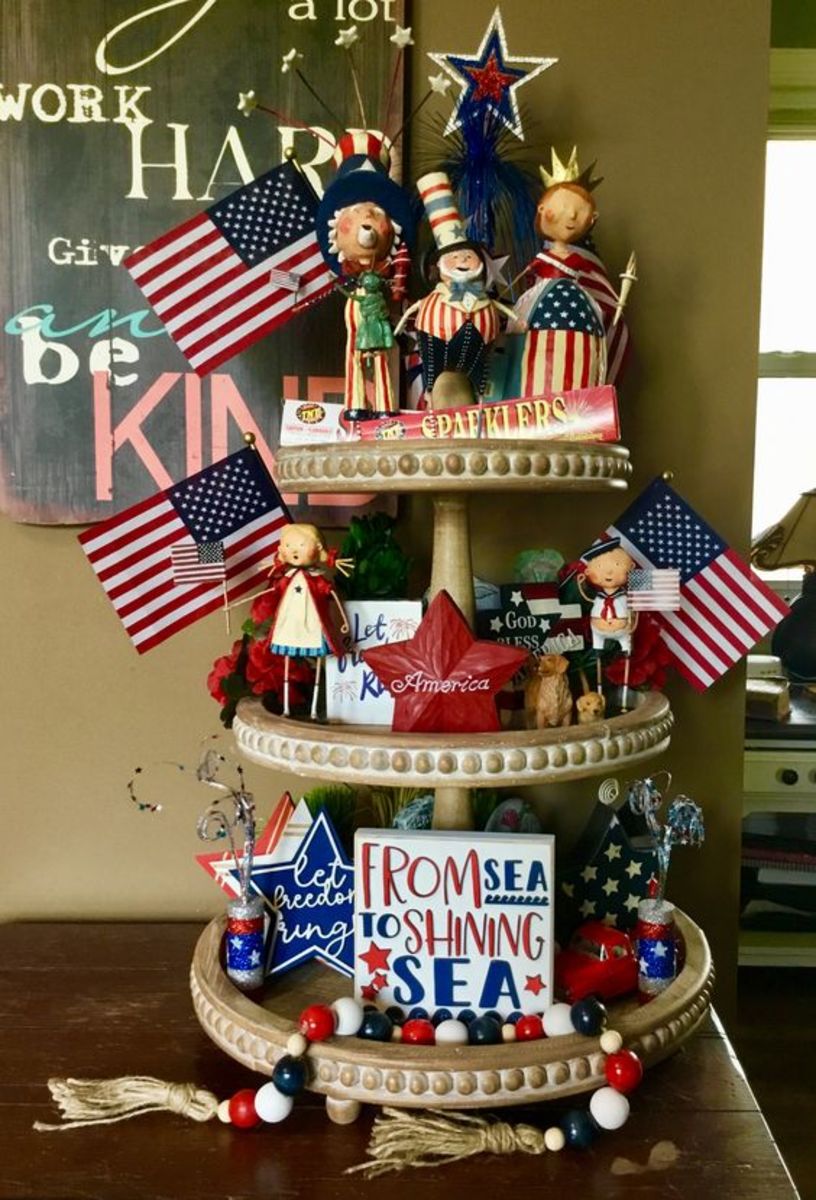 30+ DIY Patriotic Tiered Tray Decor Ideas To Decorate Your Home This Summer