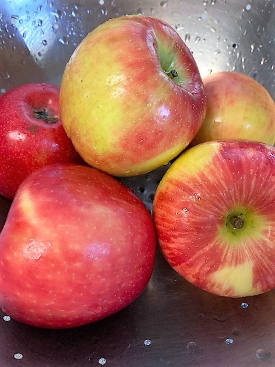 Honey Crisp, Cortland and McIntosh are good choices for this recipe.