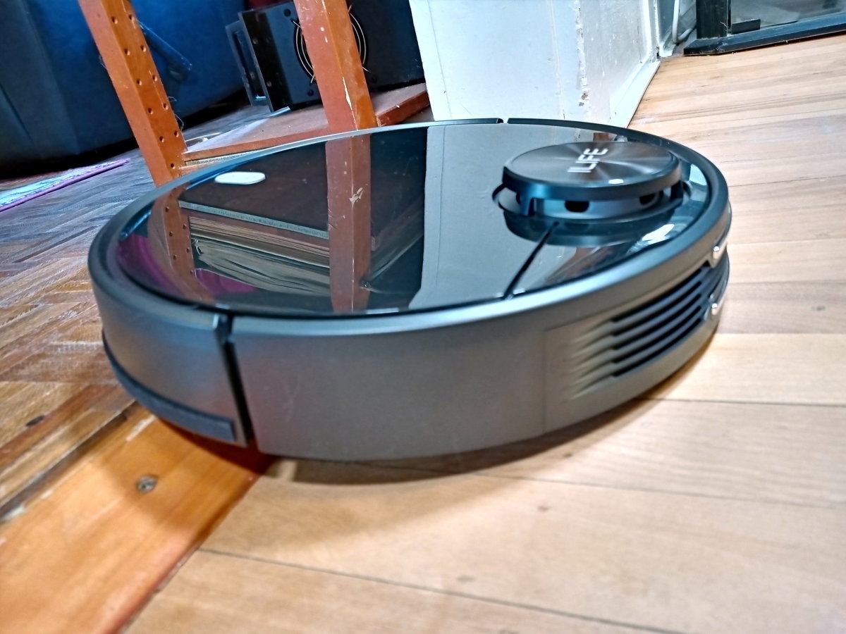 Review of the Ilife A11 Robot Vacuum
