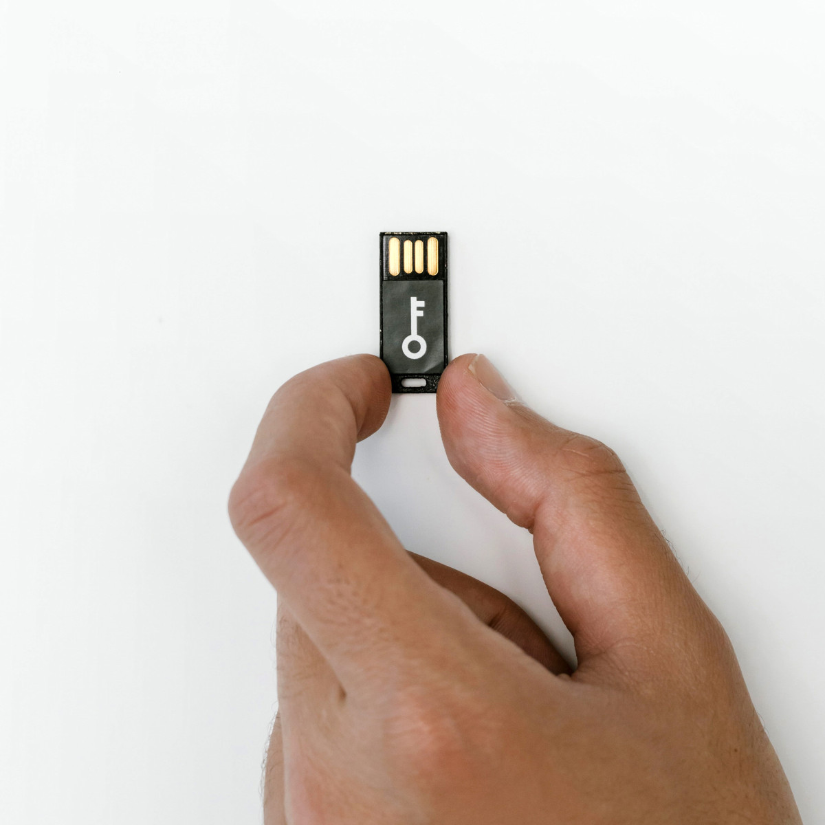 Using a USB drive as a physical key for your computer is a great way to improve your system's security.