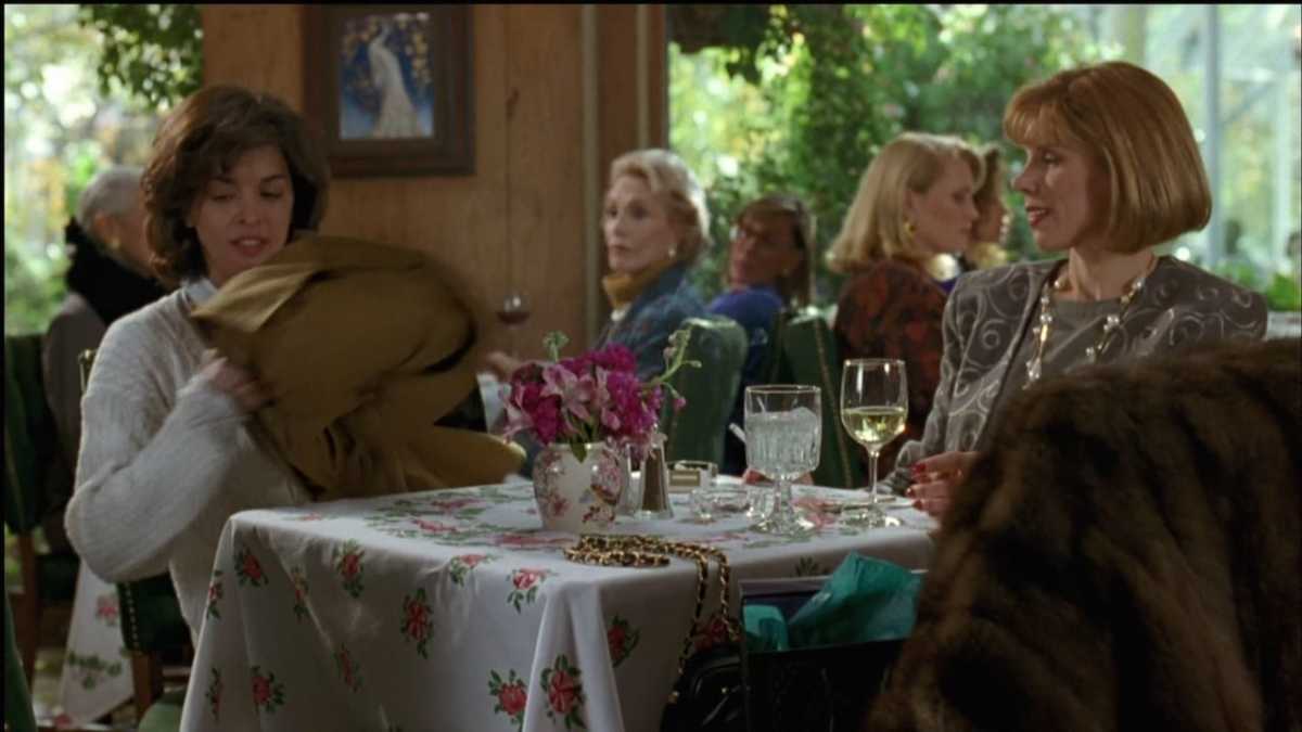 Ellen (Annabella Sciorra) joins sister Lucy (Christine Baranski) for lunch