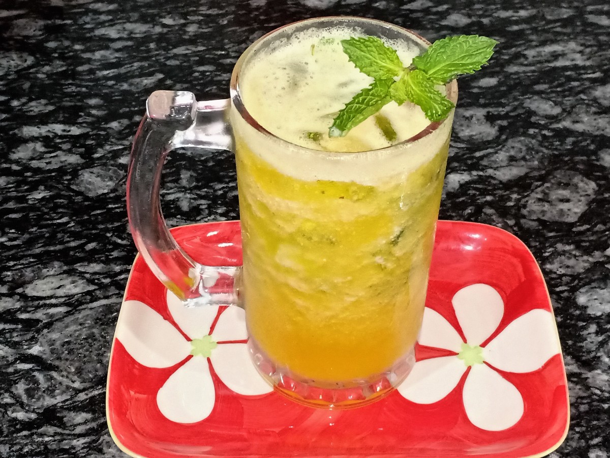 Enjoy a refreshing pineapple mojito mocktail