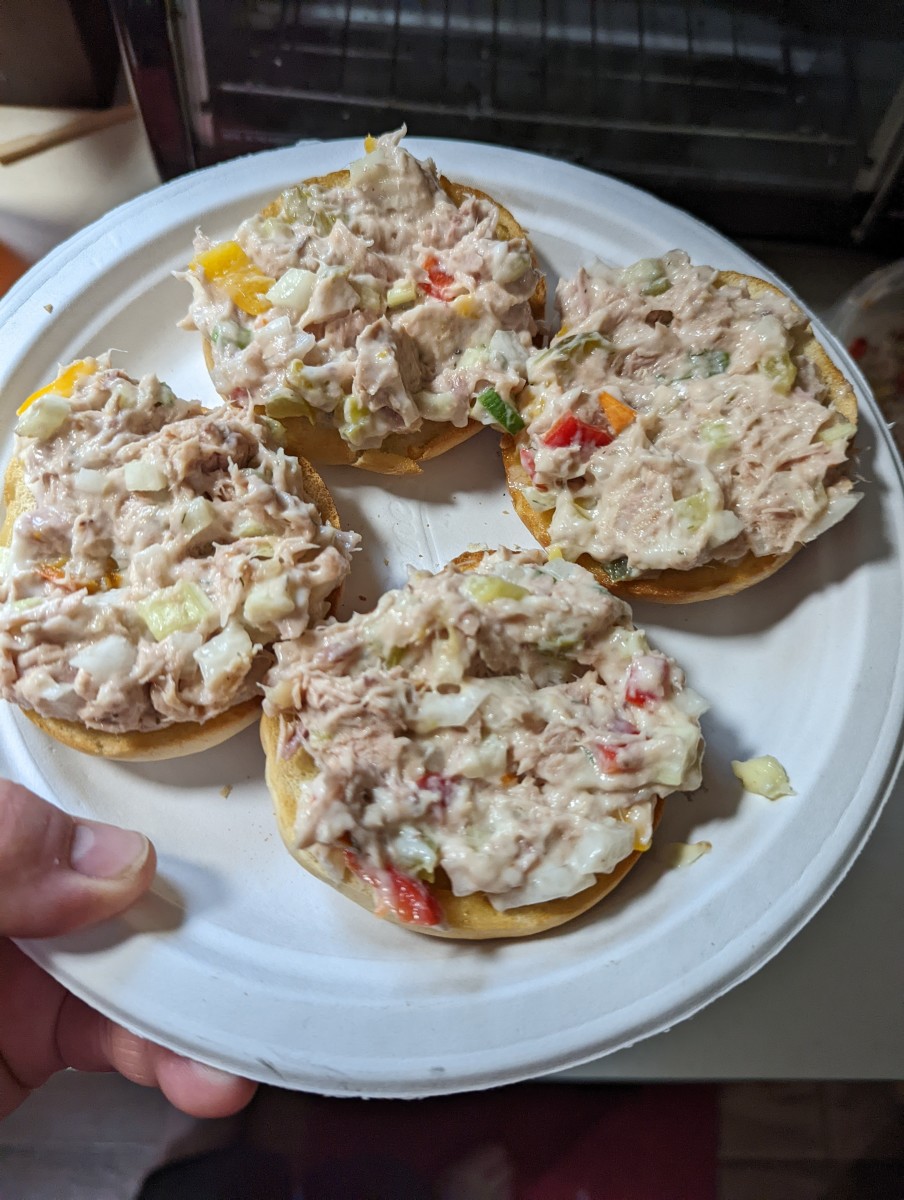 bagels-toasted-with-tuna-salad