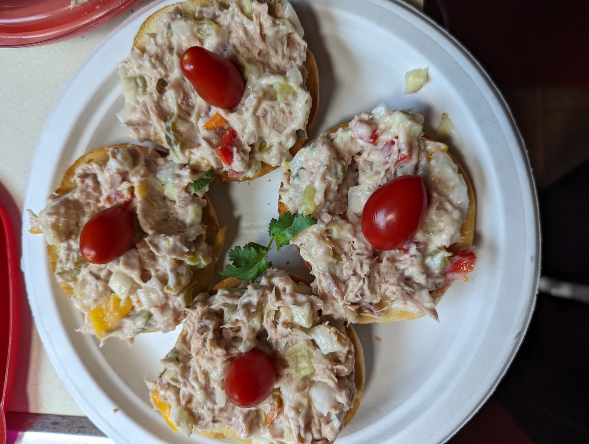 bagels-toasted-with-tuna-salad