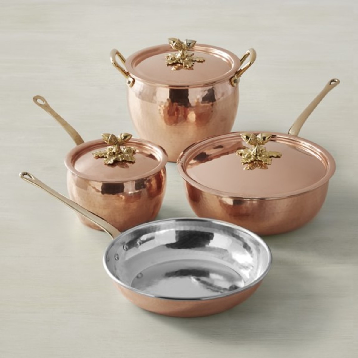 This cookware range brings the stunning elegance and excellent value of Italian copper to your kitchen, hand hammered by master coppersmiths in the Alps. 