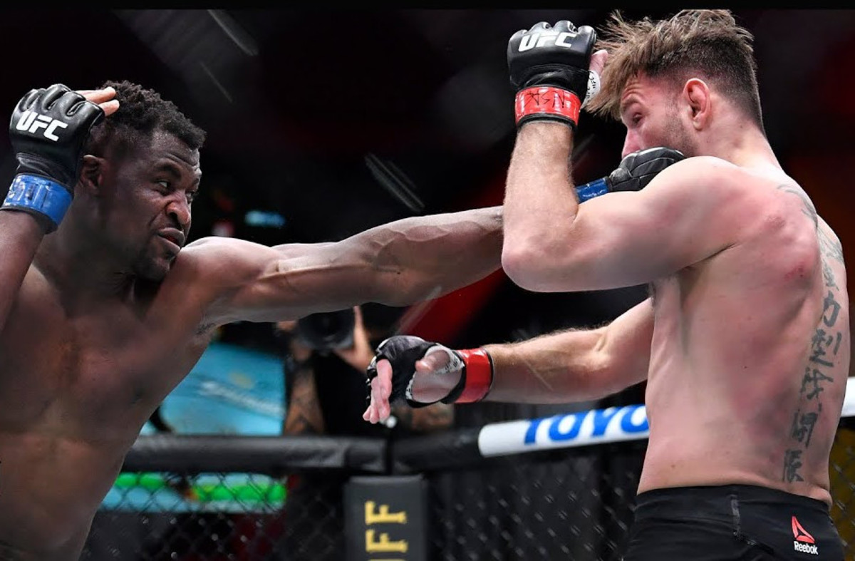 Ngannou using his full 83-inch reach against Miocic.