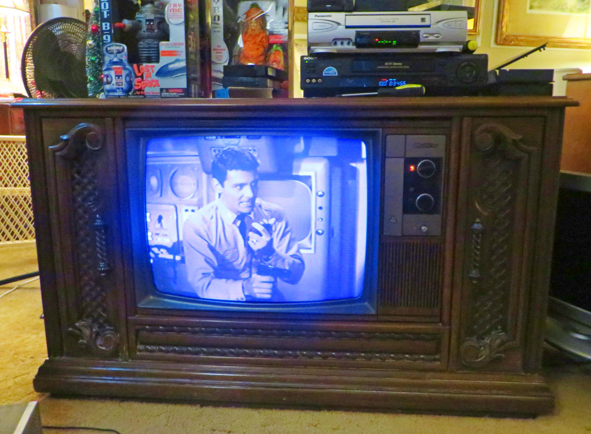 Quasar Color Console Television Model Wl9439sp, and Other Vintage Quasar Tvs HubPages