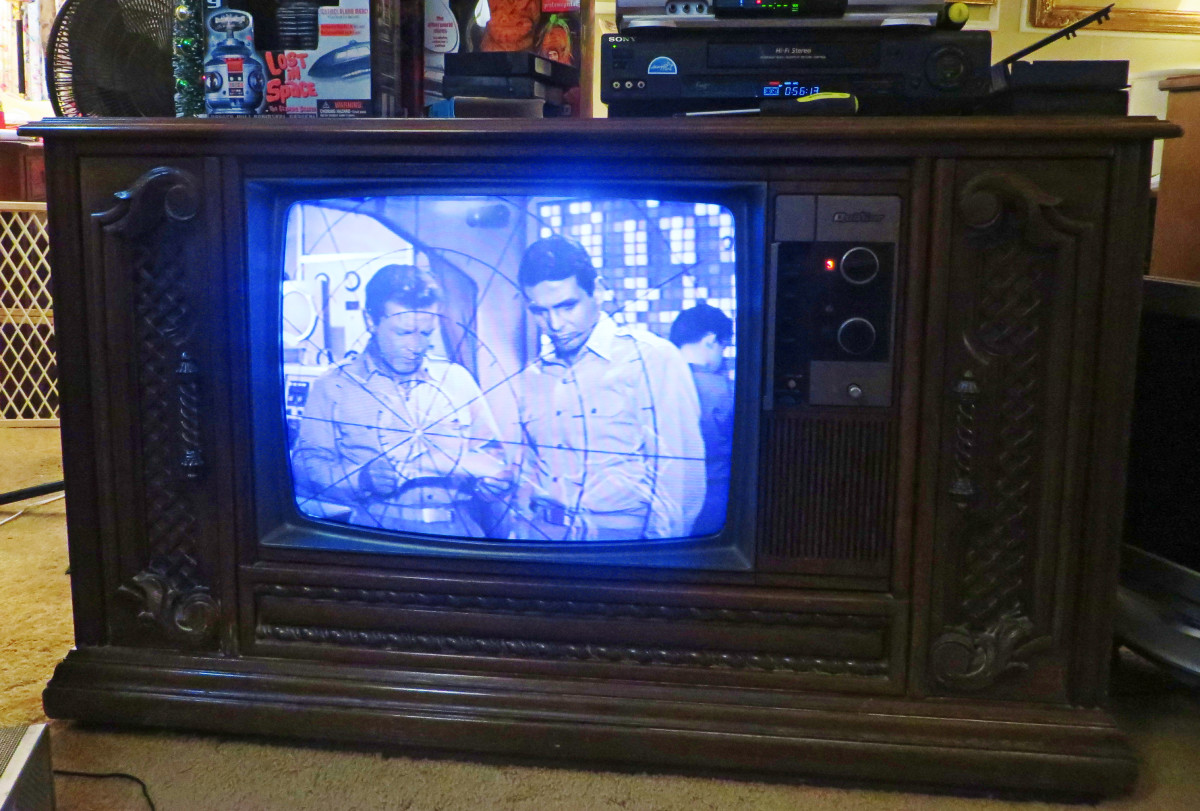 Quasar Color Console Television Model Wl9439sp, and Other Vintage Quasar Tvs HubPages