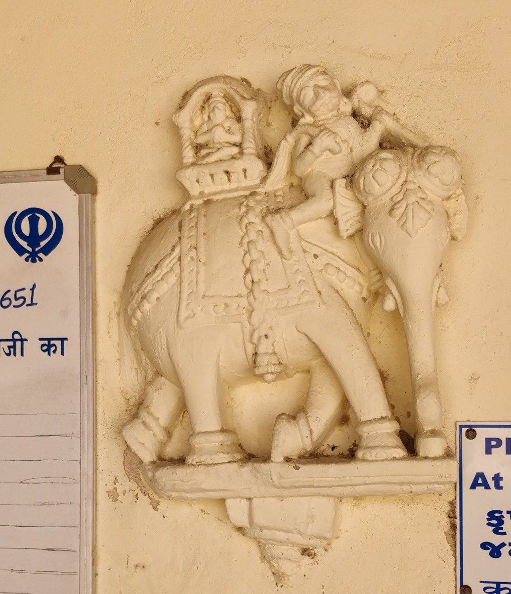 An elephant in relief, Gurudwara Pehle Patshai